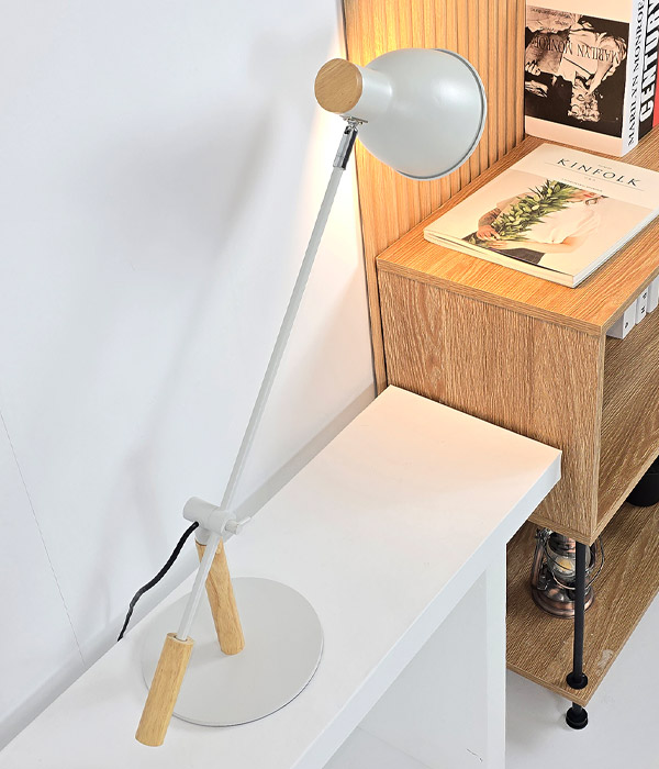 라틴 학생용스탠드 책상스탠드 (화이트, 블랙)